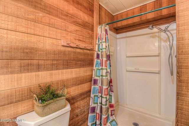 541 Basalt Springs Way, Naches, WA 98937