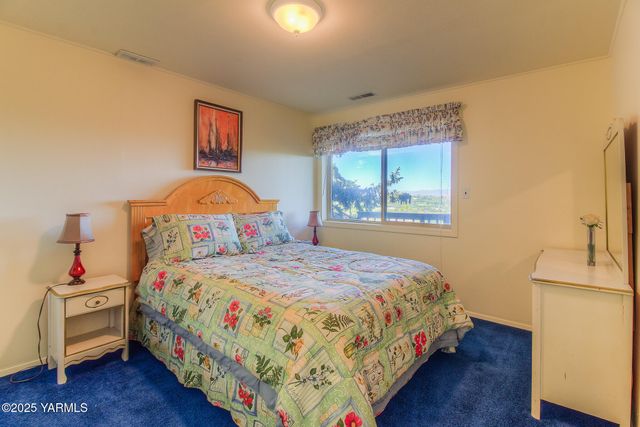 541 Basalt Springs Way, Naches, WA 98937