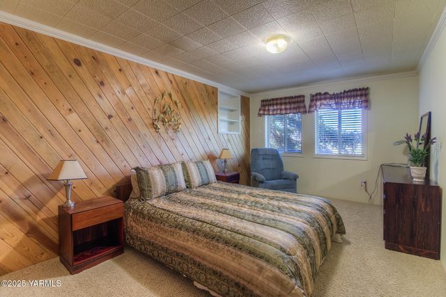 541 Basalt Springs Way, Naches, WA 98937