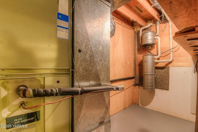 541 Basalt Springs Way, Naches, WA 98937