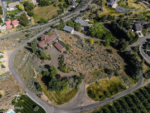 541 Basalt Springs Way, Naches, WA 98937