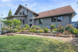 541 Basalt Springs Way, Naches, WA 98937