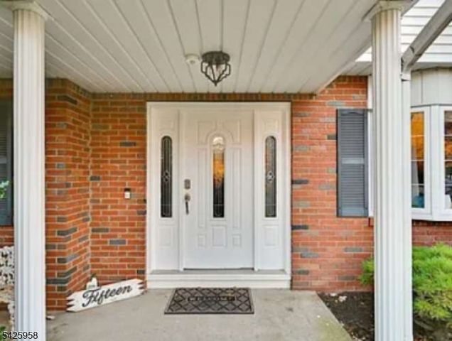 15 Sweetwood Ct, Parsippany-troy Hills Twp., NJ 07054