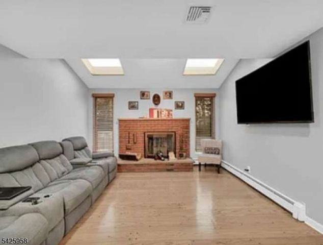 15 Sweetwood Ct, Parsippany-troy Hills Twp., NJ 07054