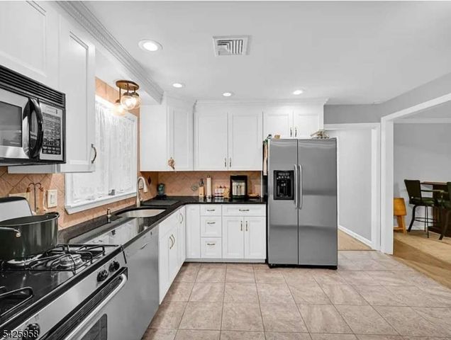 15 Sweetwood Ct, Parsippany-troy Hills Twp., NJ 07054