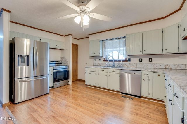 309 Hill Avenue, Surgoinsville, TN 37873