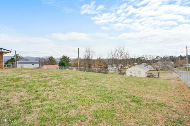 309 Hill Avenue, Surgoinsville, TN 37873