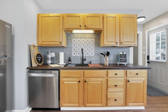 142 N Kellner Road, Columbus, OH 43209
