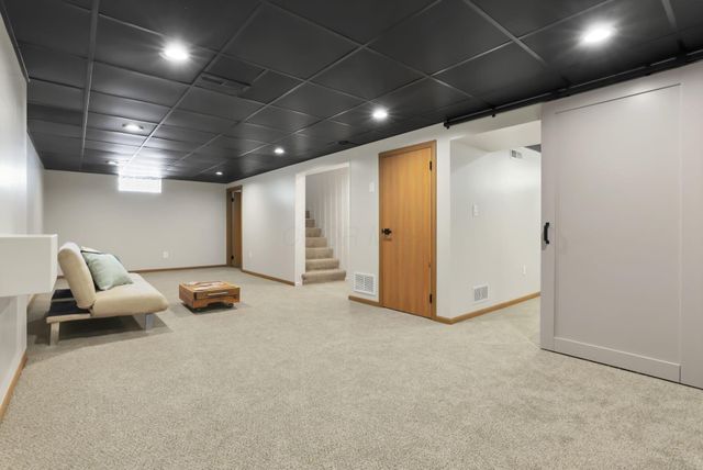 142 N Kellner Road, Columbus, OH 43209