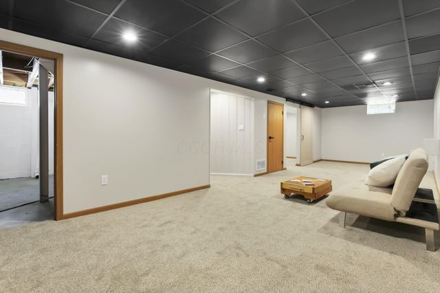 142 N Kellner Road, Columbus, OH 43209