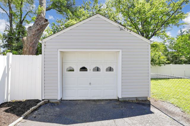 142 N Kellner Road, Columbus, OH 43209