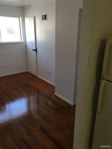 2121 Withnell Avenue, St Louis, MO 63118