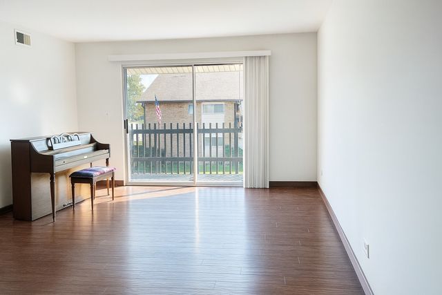 14B Kingery Quarter 207, Willowbrook, IL 60527