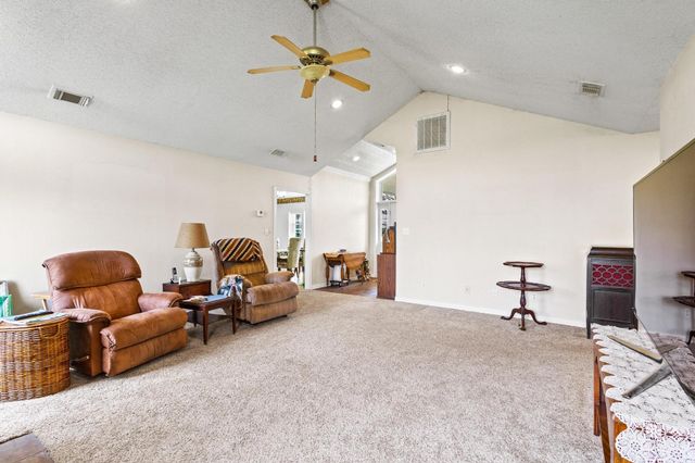 1252 W 12th Street, Bonham, TX 75418