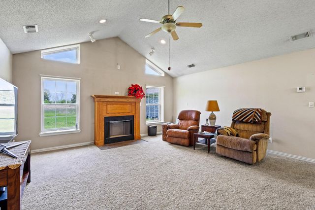 1252 W 12th Street, Bonham, TX 75418
