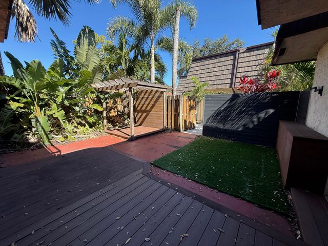 4043 Palm Bay Circle B, West Palm Beach, FL 33406