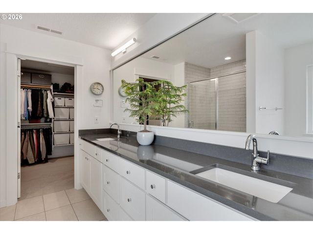 970 Se DARROW Rd, Estacada, OR 97023
