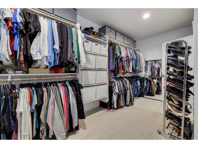 970 Se DARROW Rd, Estacada, OR 97023