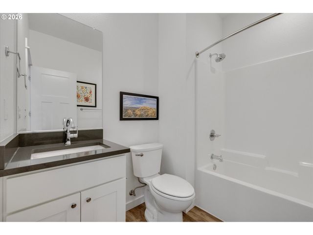 970 Se DARROW Rd, Estacada, OR 97023