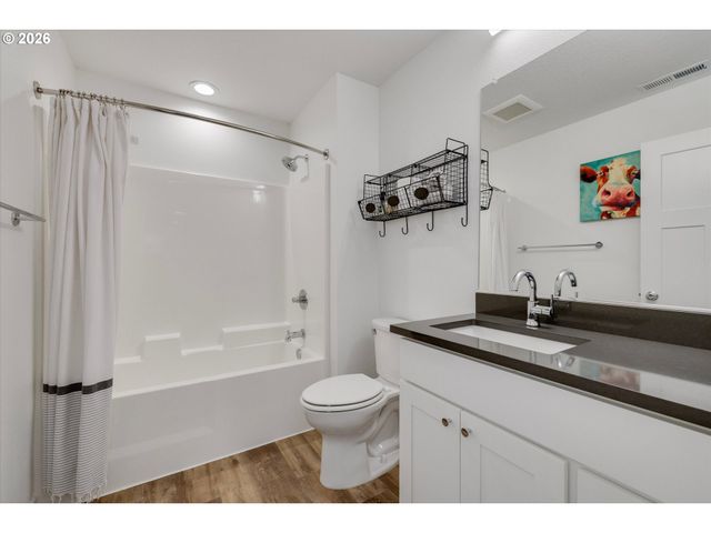 970 Se DARROW Rd, Estacada, OR 97023