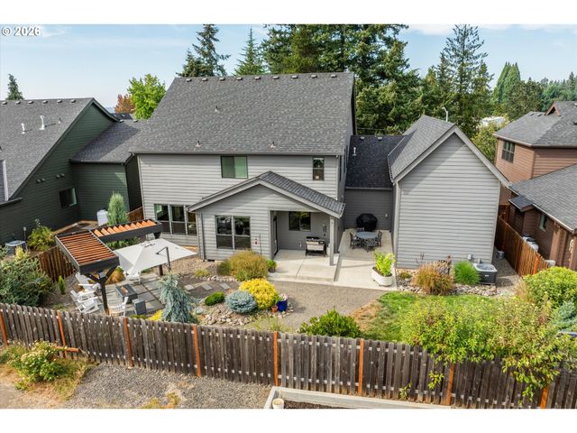 970 Se DARROW Rd, Estacada, OR 97023