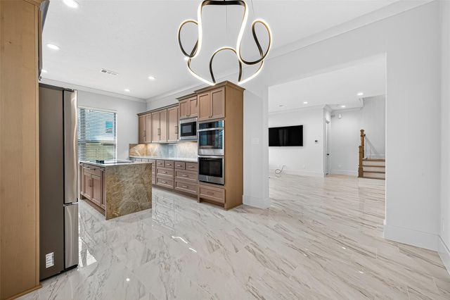 2427 Camden Creek Lane, Houston, TX 77077