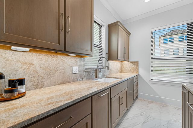 2427 Camden Creek Lane, Houston, TX 77077