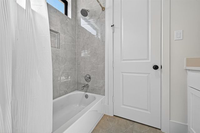 2427 Camden Creek Lane, Houston, TX 77077