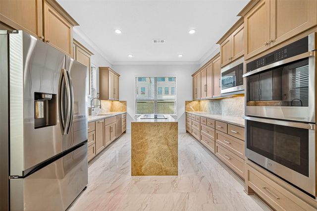 2427 Camden Creek Lane, Houston, TX 77077
