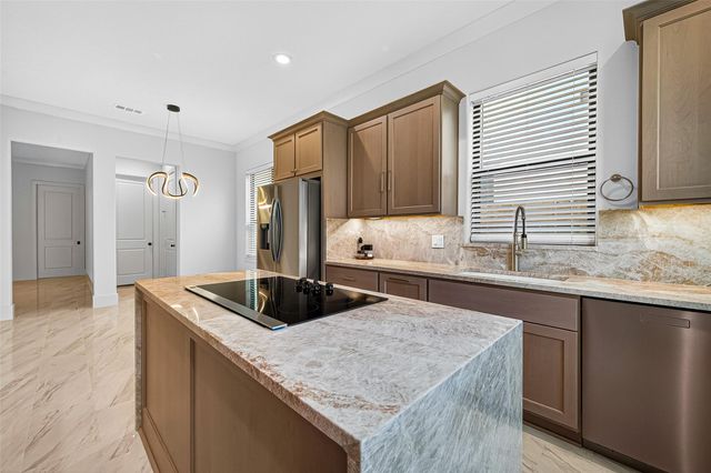2427 Camden Creek Lane, Houston, TX 77077