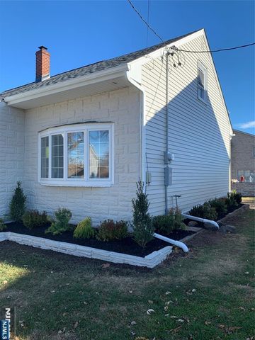 1054 Stonewall Lane, Secaucus, NJ 07094