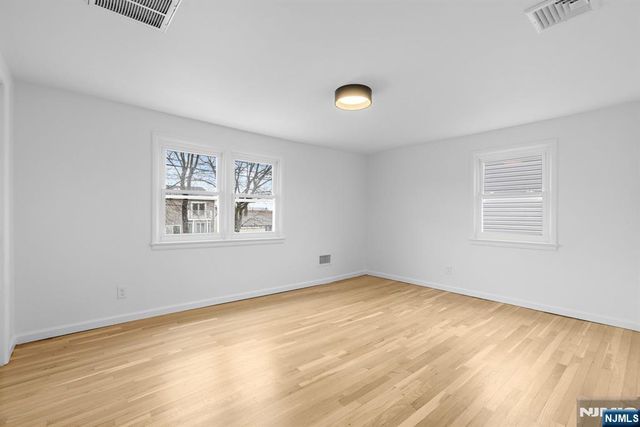 1054 Stonewall Lane, Secaucus, NJ 07094