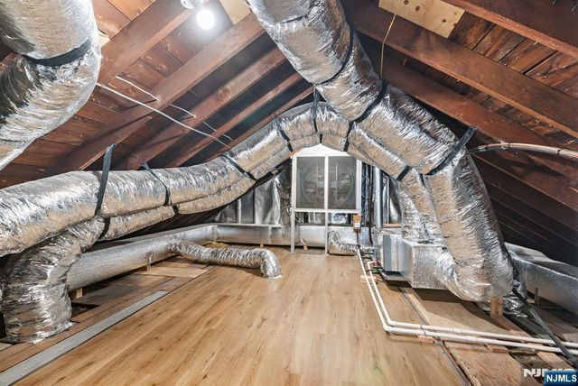 1054 Stonewall Lane, Secaucus, NJ 07094