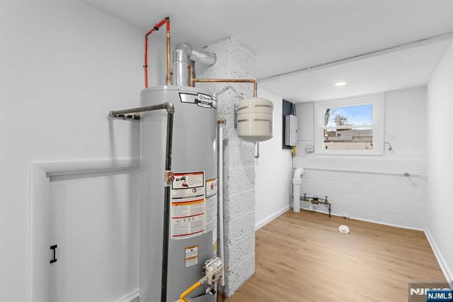 1054 Stonewall Lane, Secaucus, NJ 07094