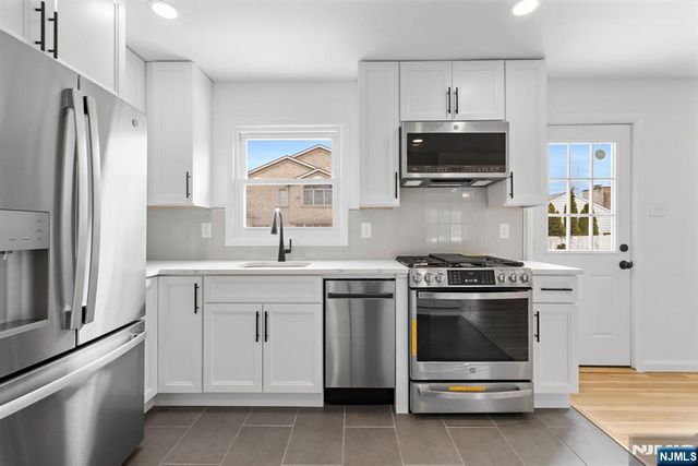 1054 Stonewall Lane, Secaucus, NJ 07094