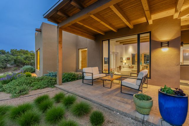 31 Sundance Ridge Circle, Santa Fe, NM 87506