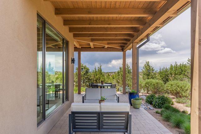 31 Sundance Ridge Circle, Santa Fe, NM 87506