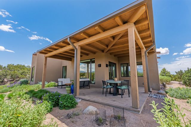 31 Sundance Ridge Circle, Santa Fe, NM 87506