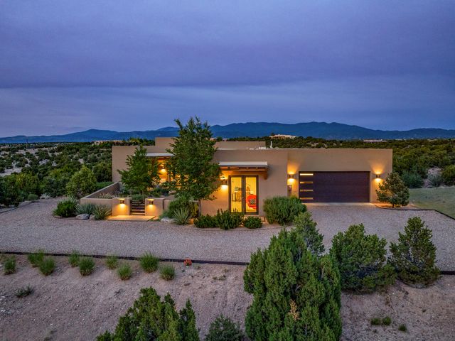 31 Sundance Ridge Circle, Santa Fe, NM 87506