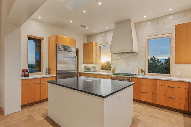 31 Sundance Ridge Circle, Santa Fe, NM 87506