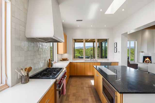 31 Sundance Ridge Circle, Santa Fe, NM 87506