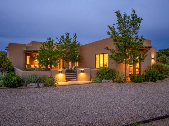 31 Sundance Ridge Circle, Santa Fe, NM 87506