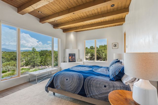 31 Sundance Ridge Circle, Santa Fe, NM 87506