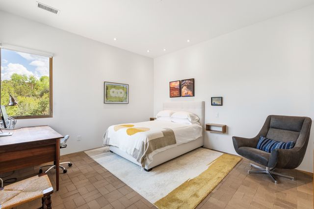 31 Sundance Ridge Circle, Santa Fe, NM 87506