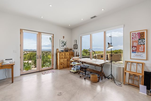 31 Sundance Ridge Circle, Santa Fe, NM 87506