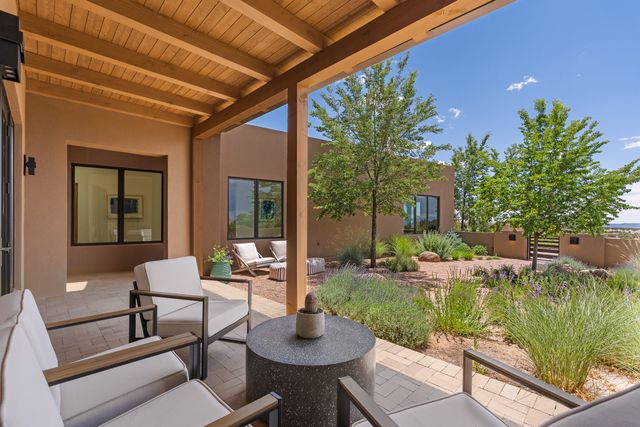 31 Sundance Ridge Circle, Santa Fe, NM 87506