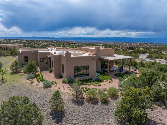 31 Sundance Ridge Circle, Santa Fe, NM 87506