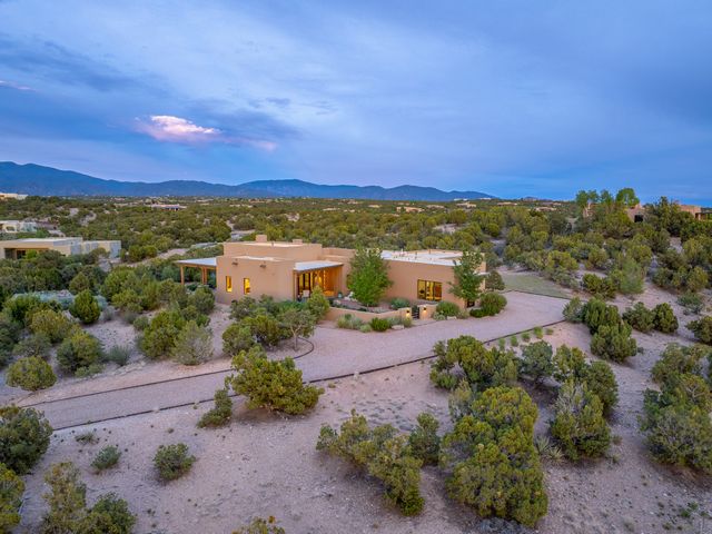 31 Sundance Ridge Circle, Santa Fe, NM 87506