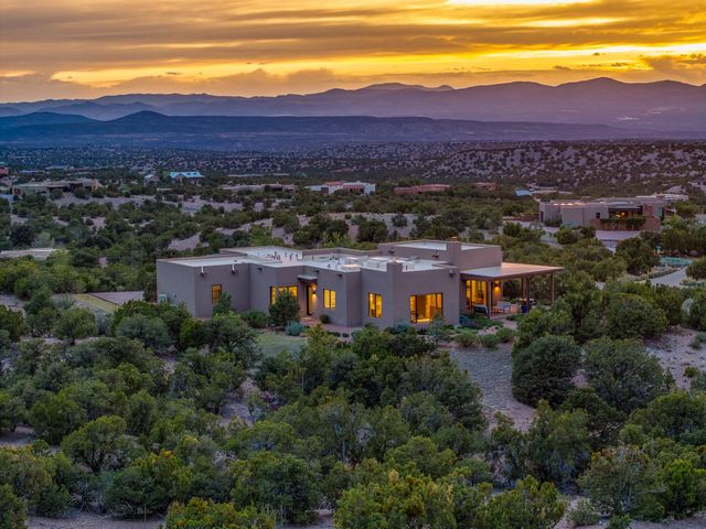 31 Sundance Ridge Circle, Santa Fe, NM 87506