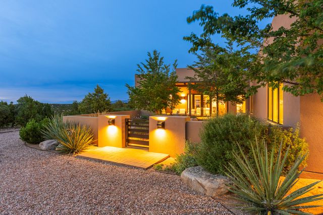 31 Sundance Ridge Circle, Santa Fe, NM 87506